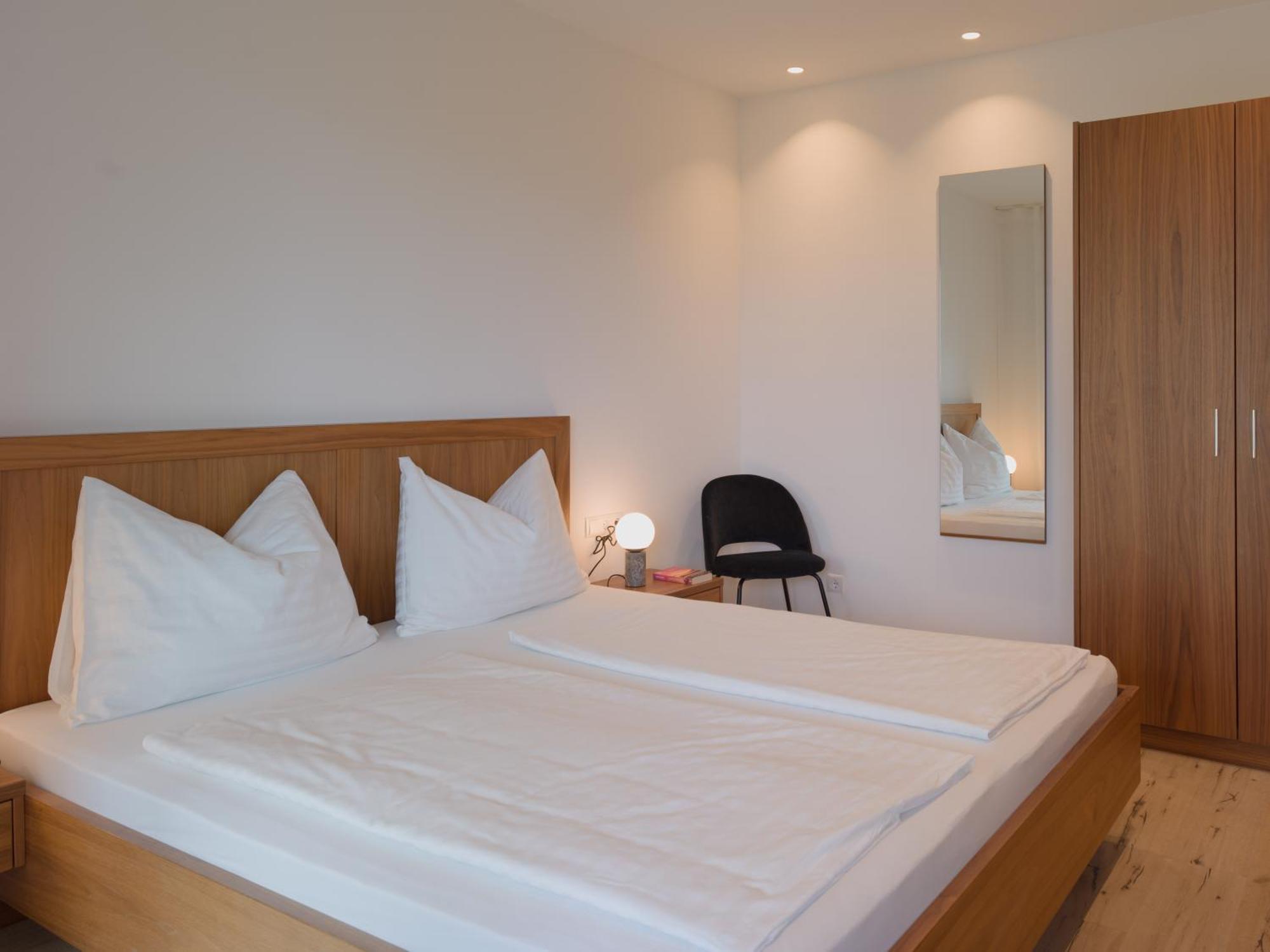The Hills Merano Room photo